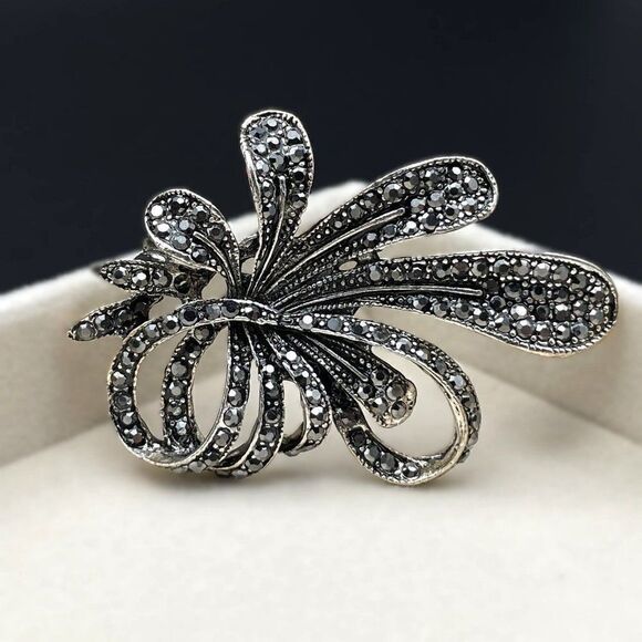 Silver with Dark Gray Crystal Floral Flower Ribbon Pin Back Brooch - Picture 3 of 10